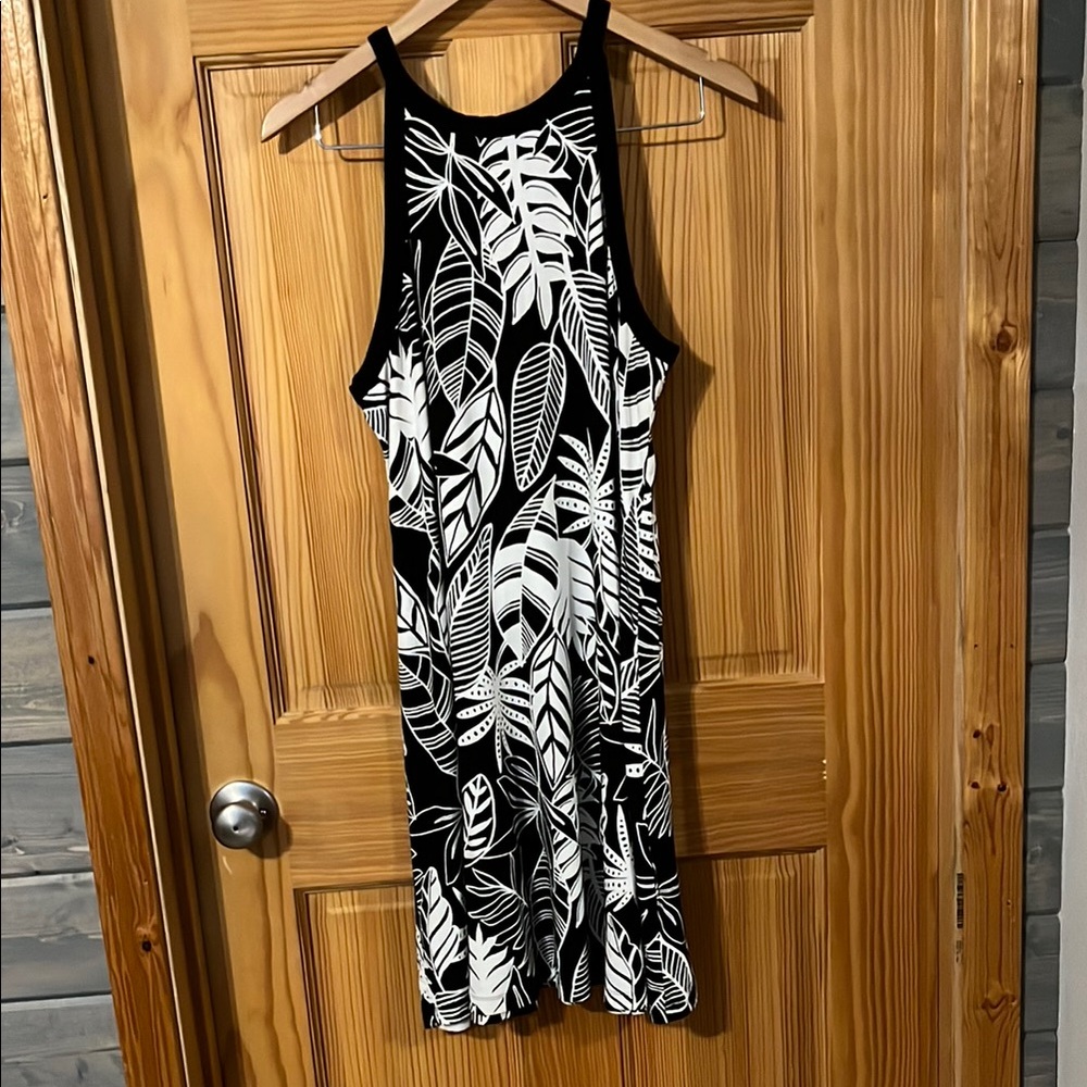 Black and White Leaf Print Dress